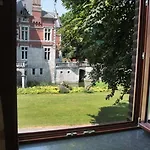 Hotell Hôtel - Ferme Du Château D'ahin