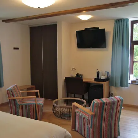 Hotel Hôtel - Ferme Du Château D'ahin 3*