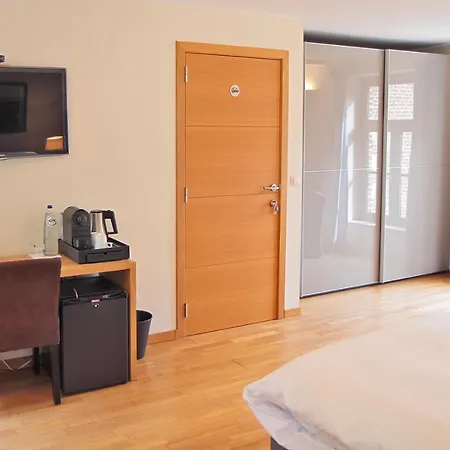 - Ferme Du Chateau D'ahin 3* Huy