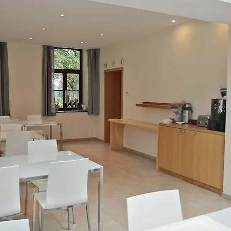 Hôtel - Ferme Du Château D'ahin 3*