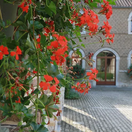 Hôtel - Ferme Du Château D'ahin 3*
