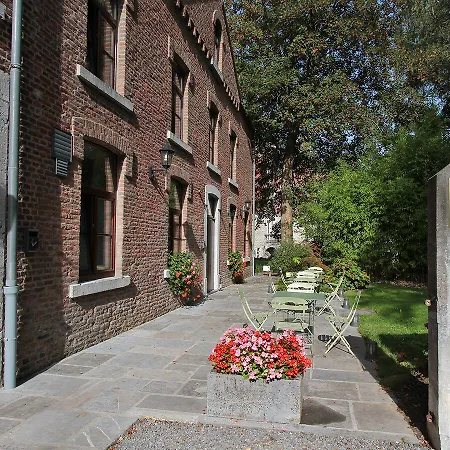 - Ferme Du Chateau D'ahin Hotel