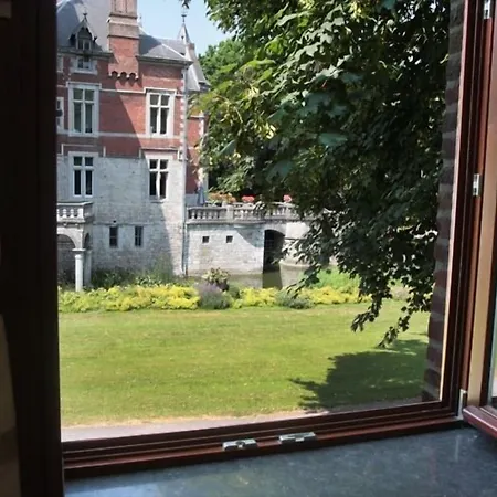 - Ferme Du Chateau D'ahin Hotel