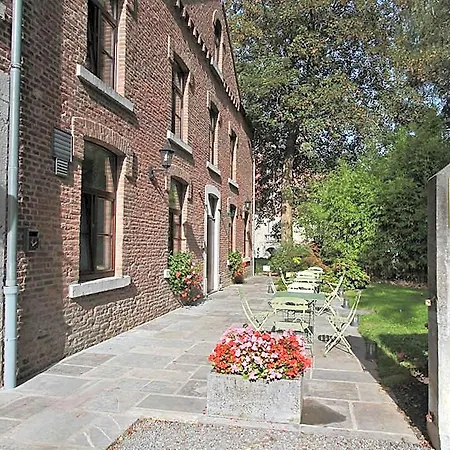 Hôtel - Ferme Du Château D'ahin Юи