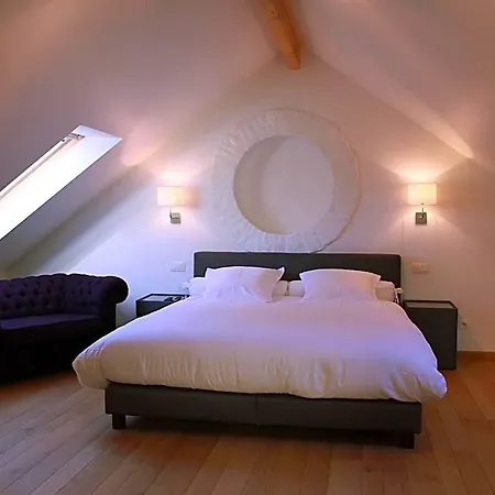 Hôtel - Ferme Du Château D'ahin Юи