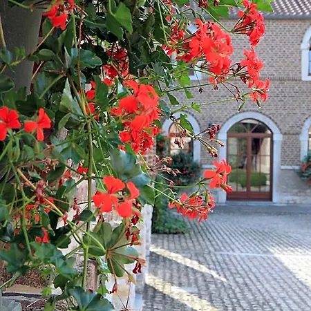 Hôtel - Ferme Du Château D'ahin 3*
