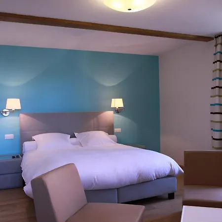 Hôtel - Ferme Du Château D'ahin 3*