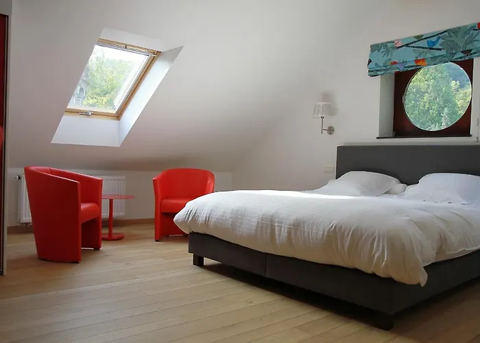 Hotel Hôtel - Ferme Du Château D'ahin 3*