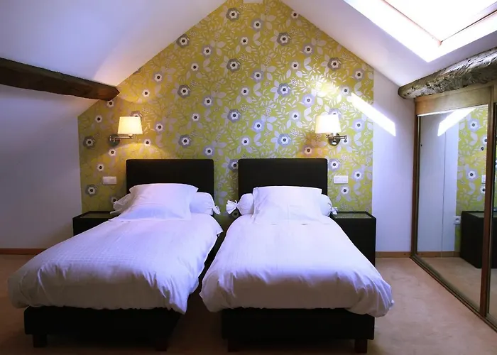 Hôtel - Ferme Du Château D'ahin 3*