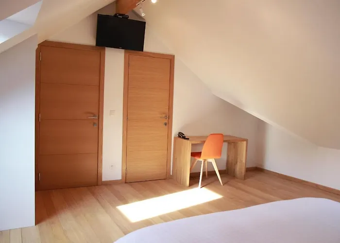 Hôtel - Ferme Du Château D'ahin Hotel