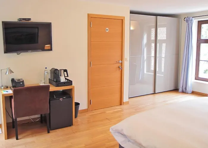 Hôtel - Ferme Du Château D'ahin 3* Huy