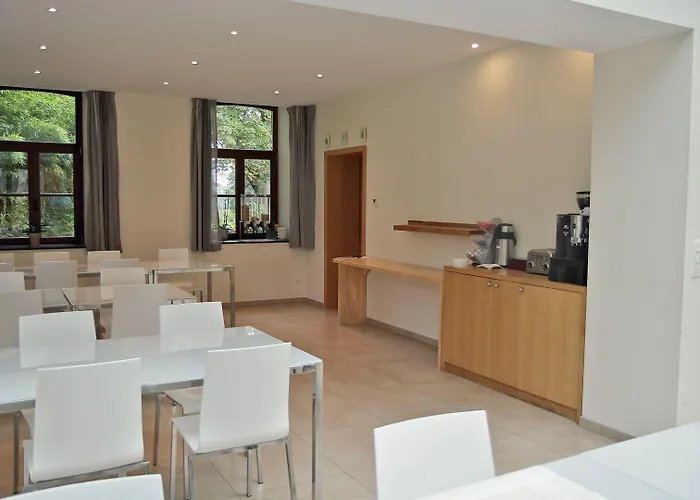 Hôtel - Ferme Du Château D'ahin 3*