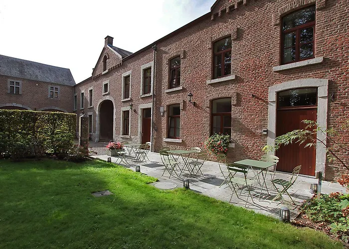 Hôtel - Ferme Du Château D'ahin 3*