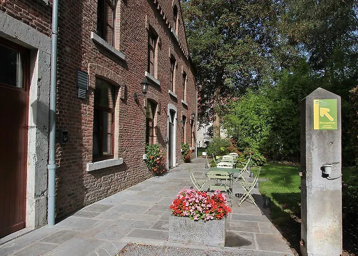 Hôtel - Ferme Du Château D'ahin Hotel