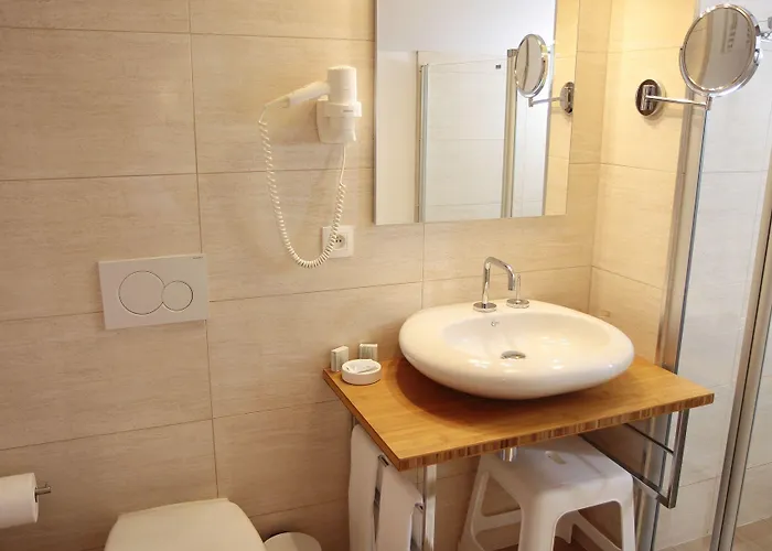 Hôtel - Ferme Du Château D'ahin 3*